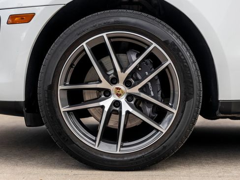 Certified 2023 Porsche Macan AWD/4WD image 15