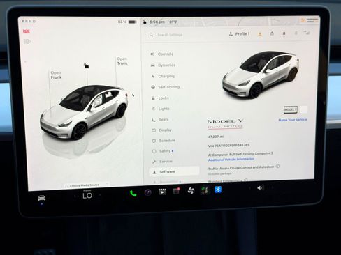 Used 2023 Tesla Model Y Performance AWD/4WD image 25
