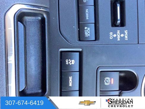 Used 2022 Toyota Highlander XLE image 12