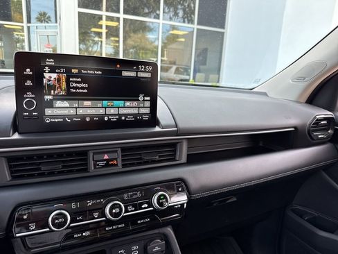 Used 2023 Honda Pilot Touring image 43