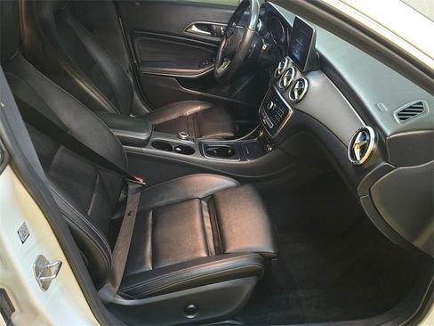 Used 2019 Mercedes-Benz CLA 250 image 11