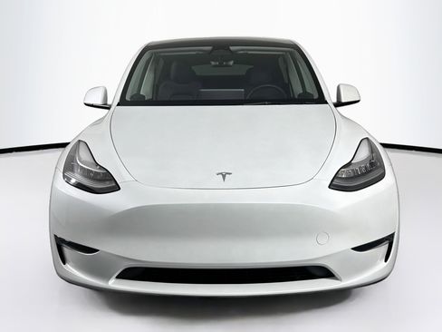 Used 2023 Tesla Model Y Long Range image 4
