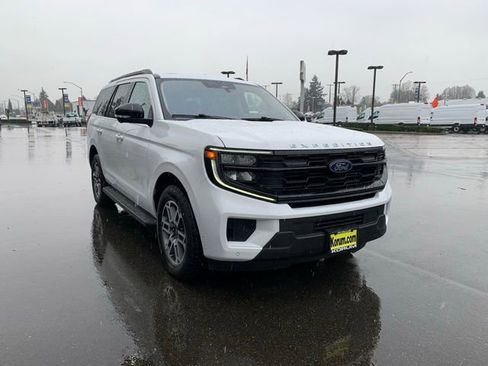 Certified 2025 Ford Expedition Active AWD/4WD image 12