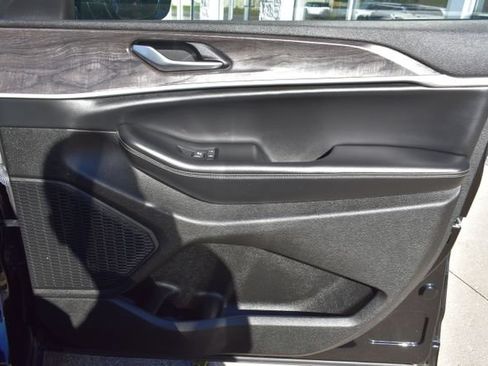 Used 2023 Jeep Grand Cherokee L Limited AWD/4WD image 49