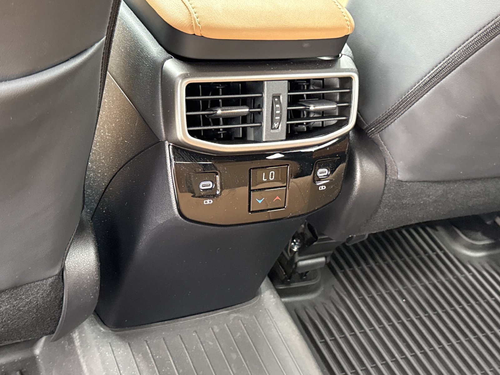 Used 2025 Lexus RX 350 Premium w/ Accessory Package (Z1) FWD image 12