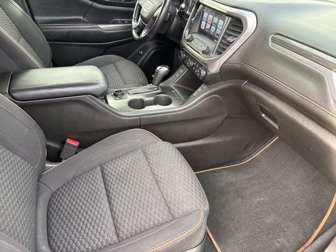 Used 2019 GMC Acadia SLE image 40