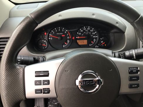 Used 2017 Nissan Frontier SV RWD image 7