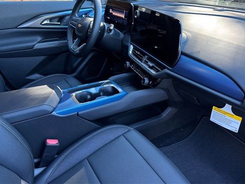 New 2026 Chevrolet Equinox EV LT w/ LPO, Blackout Package image 16