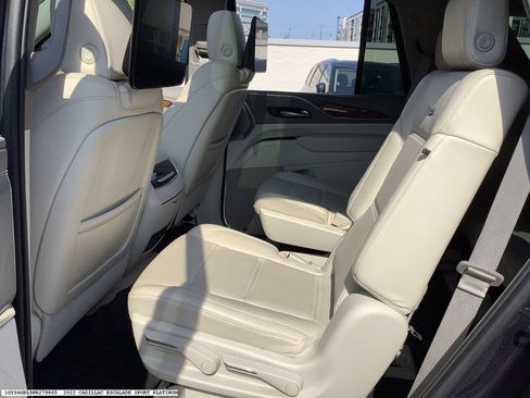 Used 2022 Cadillac Escalade Sport Platinum AWD/4WD image 9