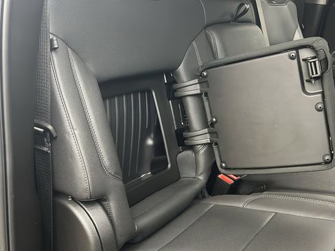 Used 2025 GMC Sierra 1500 SLT w/ SLT Premium Plus Package image 40