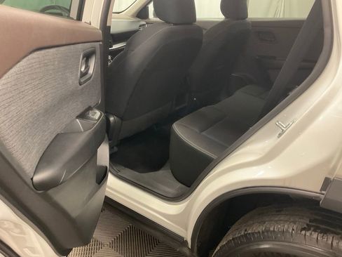 Used 2023 Nissan Rogue S image 29