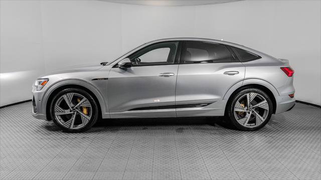 Used 2022 Audi e-tron Prestige w/ Prestige Package AWD/4WD image 3
