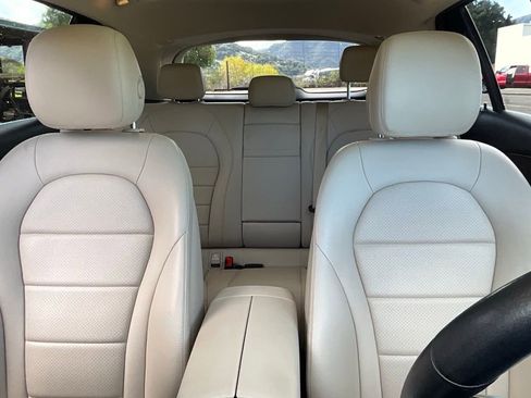 Used 2021 Mercedes-Benz GLC 300 image 36