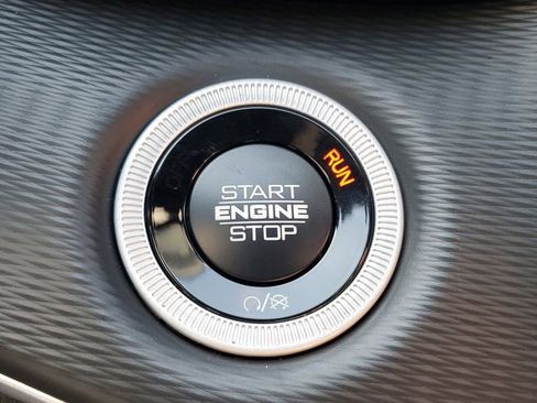 New 2025 Jeep Grand Cherokee Altitude image 28