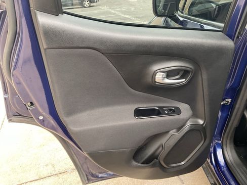 Used 2021 Jeep Renegade Latitude image 36