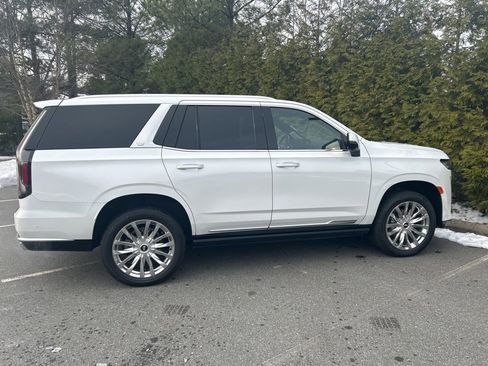 Used 2022 Cadillac Escalade Premium Luxury w/ Performance Package image 5