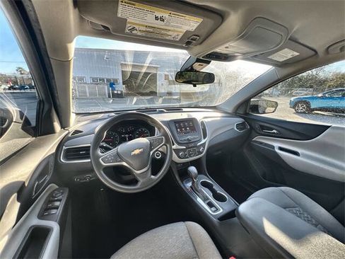 Used 2022 Chevrolet Equinox LS image 11