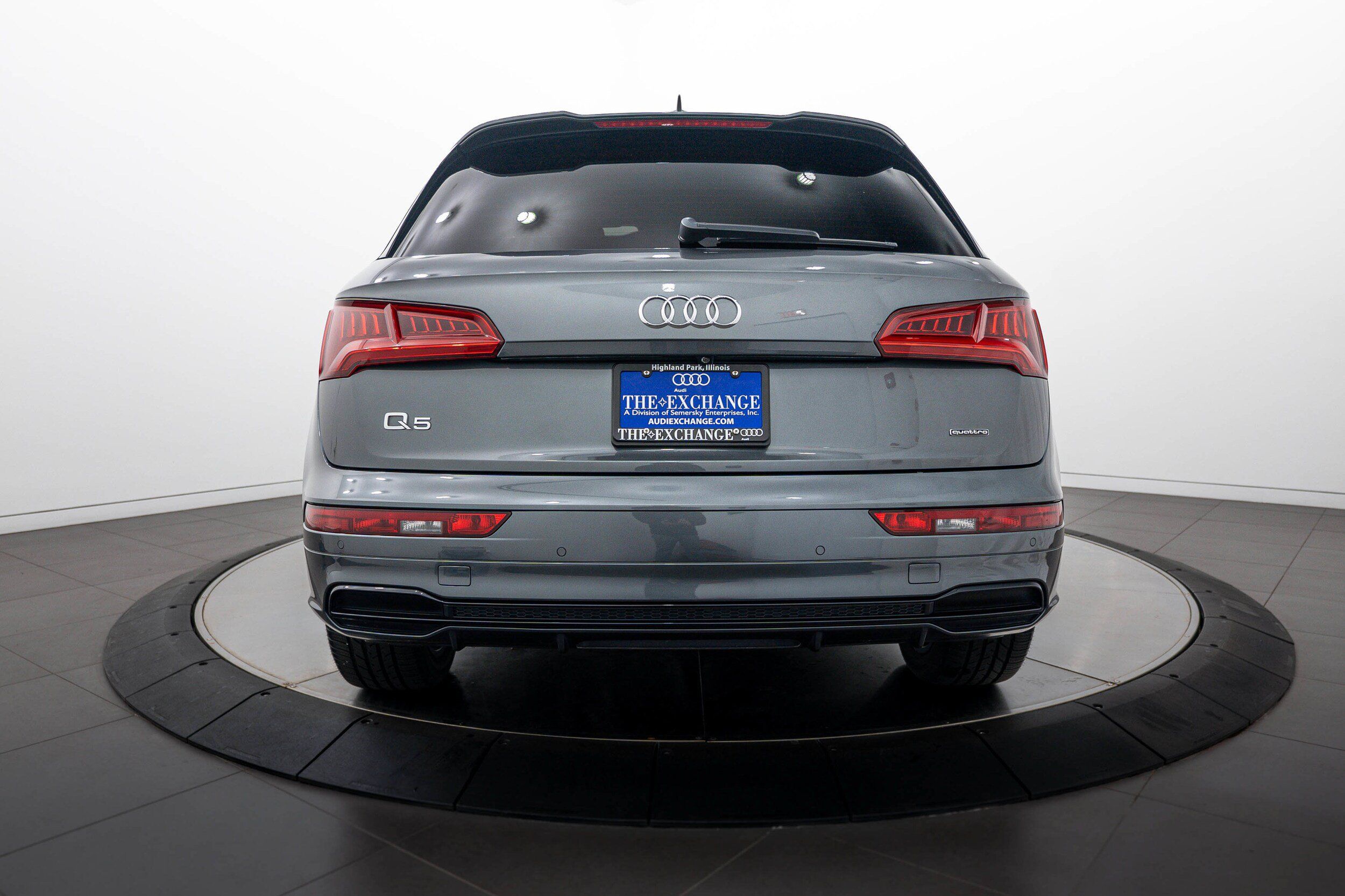 Used 2020 Audi Q5 2.0T Titanium Premium Plus w/ Premium Plus Package AWD/4WD image 21