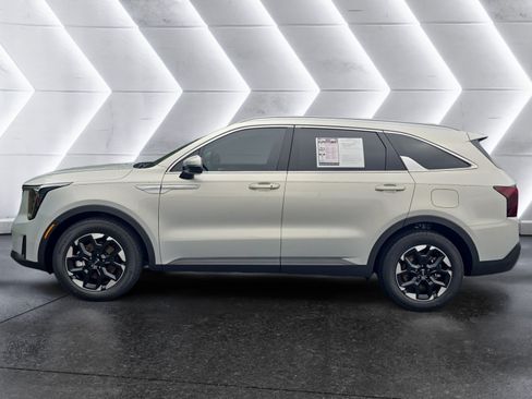 Used 2026 Kia Sorento S w/ S Panoramic Sunroof Package FWD image 2