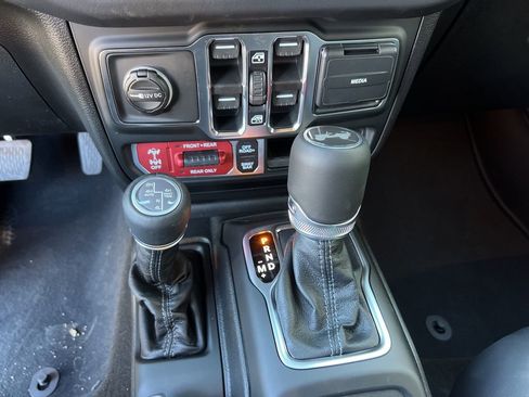 New 2026 Jeep Wrangler Unlimited Rubicon image 18