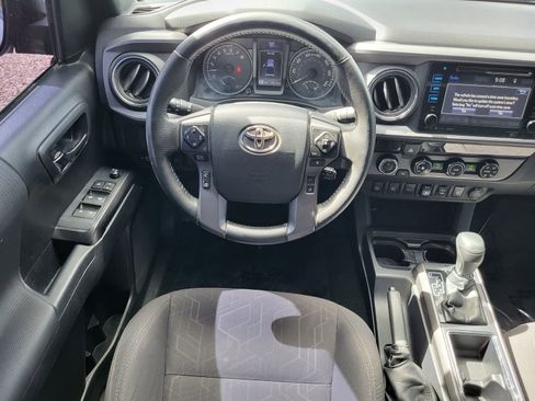 Used 2018 Toyota Tacoma TRD Off-Road w/ Technology Package AWD/4WD image 22