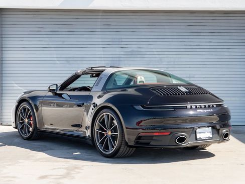 Certified 2024 Porsche 911 Targa 4S AWD/4WD image 3