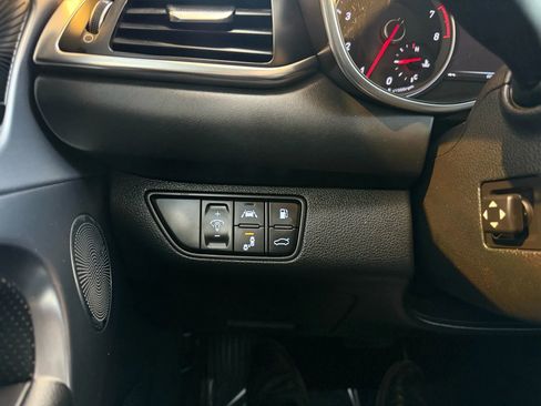 Used 2020 Genesis G70 2.0T image 34