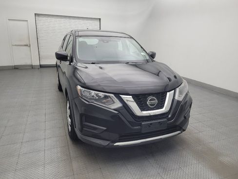Used 2019 Nissan Rogue S FWD image 14