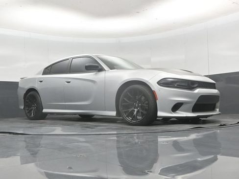 Used 2020 Dodge Charger R/T w/ Plus Group RWD image 49