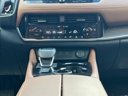 New 2026 Nissan Rogue Platinum w/ Platinum Premium Package AWD/4WD image 24