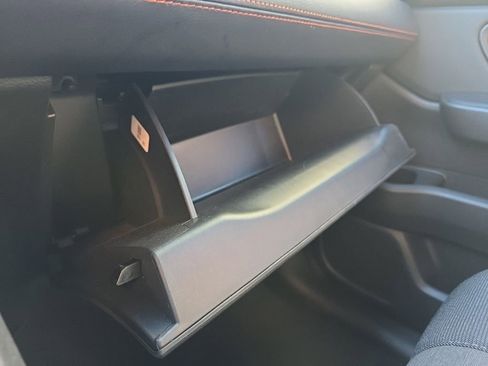 Used 2025 Honda Pilot Sport image 35