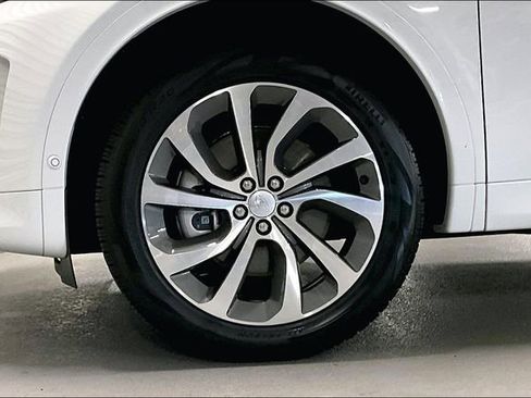 Certified 2025 Land Rover Discovery Sport S image 8