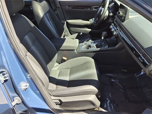 Certified 2025 Honda Civic Sport image 17