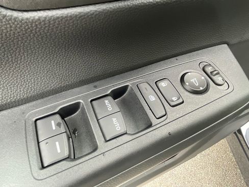 Used 2025 Honda CR-V EX image 28