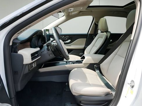 Used 2025 Lincoln Corsair Reserve FWD image 10