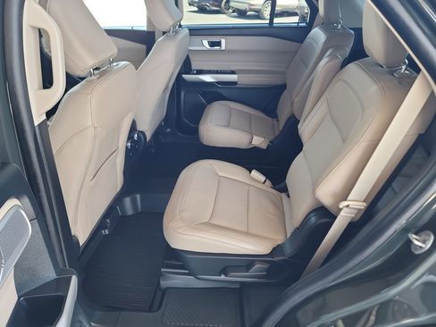 Used 2023 Ford Explorer Limited w/ Equipment Group 301A AWD/4WD image 19