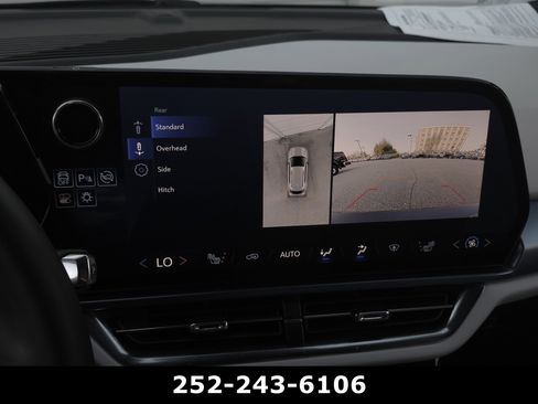 Used 2025 Chevrolet Equinox EV LT w/ Convenience Package image 21