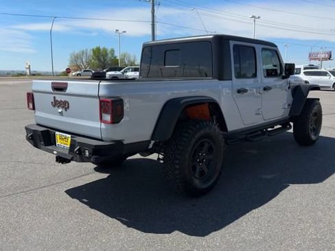 Used 2023 Jeep Gladiator Mojave w/ Cold Weather Group AWD/4WD image 8