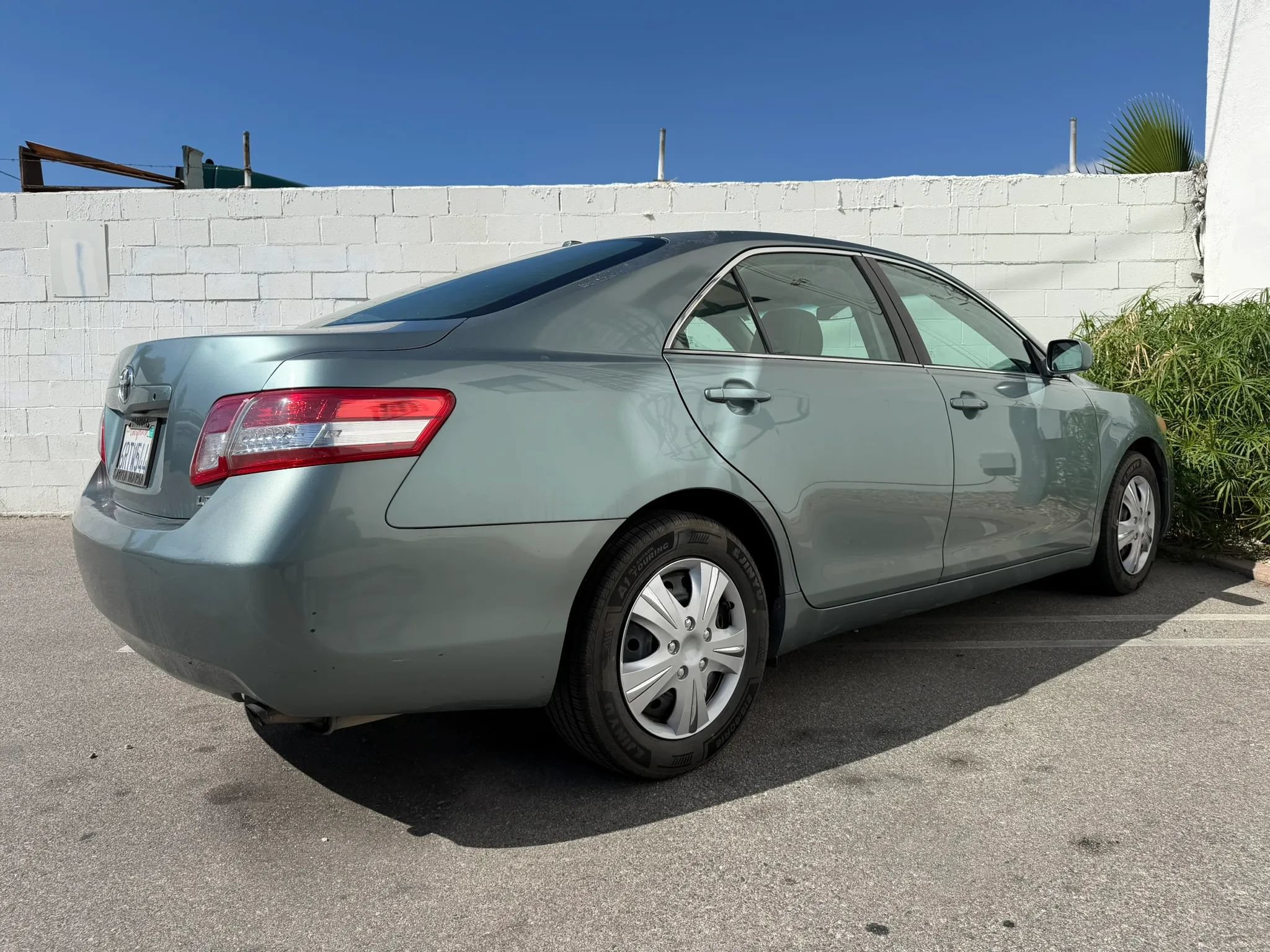 Used 2011 Toyota Camry LE FWD image 7