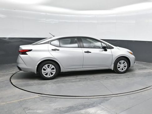 Used 2025 Nissan Versa S w/ Trunk Package FWD image 4