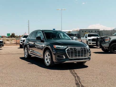 Used 2023 Audi Q5 2.0T Premium w/ Convenience Package AWD/4WD image 1