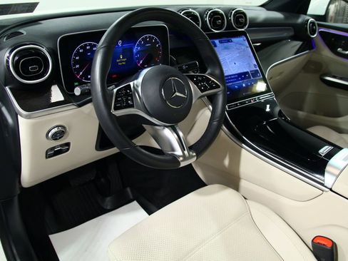 Certified 2025 Mercedes-Benz GLC 300 4MATIC image 5
