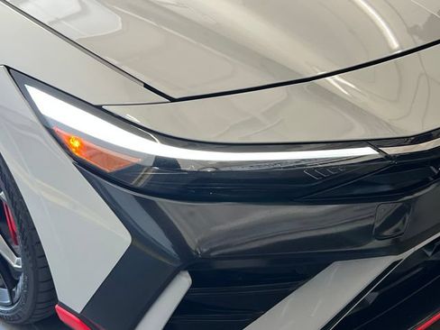 Used 2024 Hyundai Elantra N FWD image 18