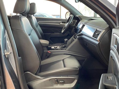 Used 2020 Volkswagen Atlas Cross Sport SEL R-Line image 22