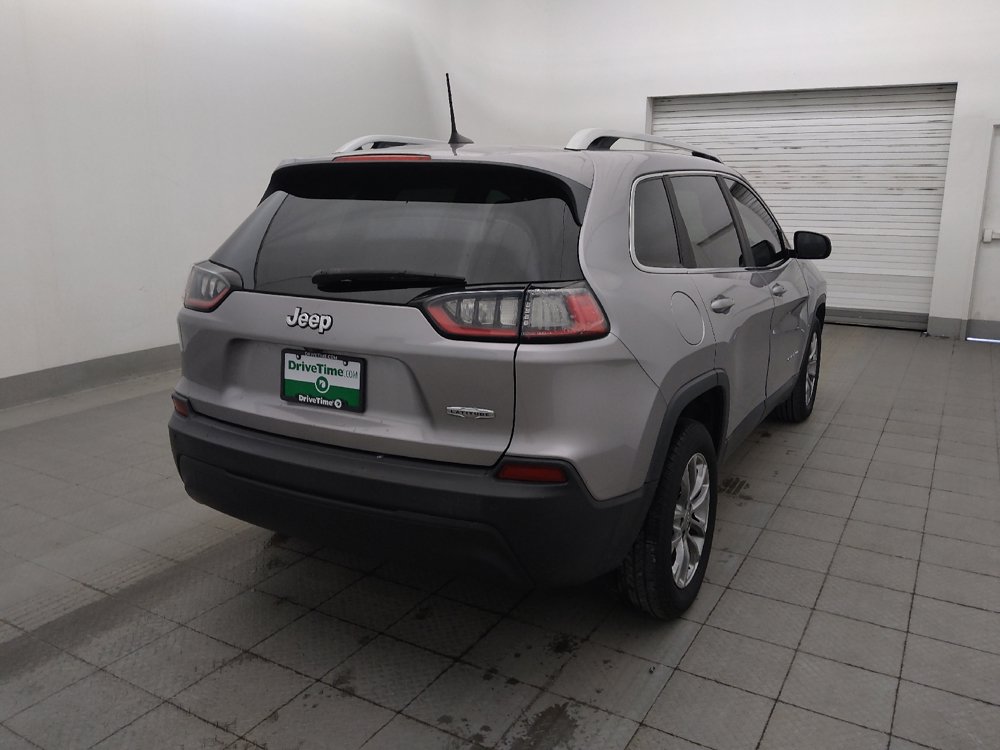 Used 2019 Jeep Cherokee Latitude Plus w/ Comfort/Convenience Group FWD image 9