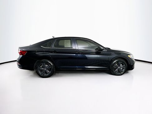 Used 2024 Volkswagen Jetta SE w/ Panoramic Sunroof Package FWD image 10