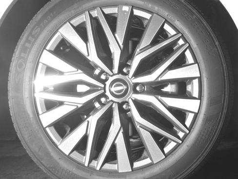 Used 2025 Nissan Altima 2.5 SV FWD image 12