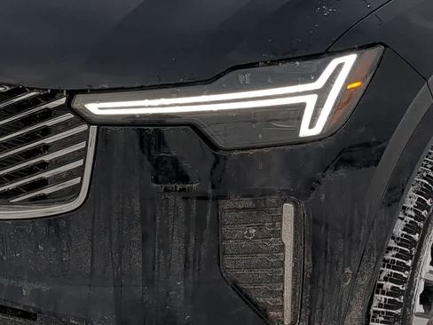 New 2026 Volvo XC90 B5 Plus image 10