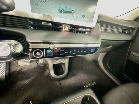 Used 2024 Hyundai Ioniq 5 SEL RWD image 19