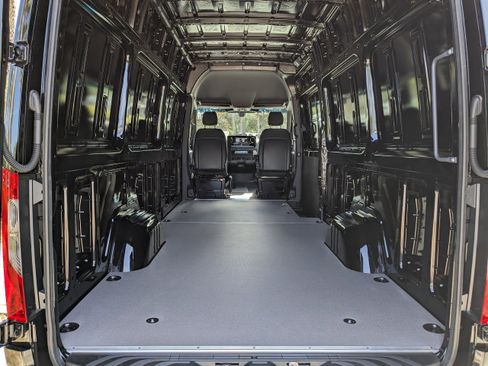 New 2025 Mercedes-Benz Sprinter 2500 image 13